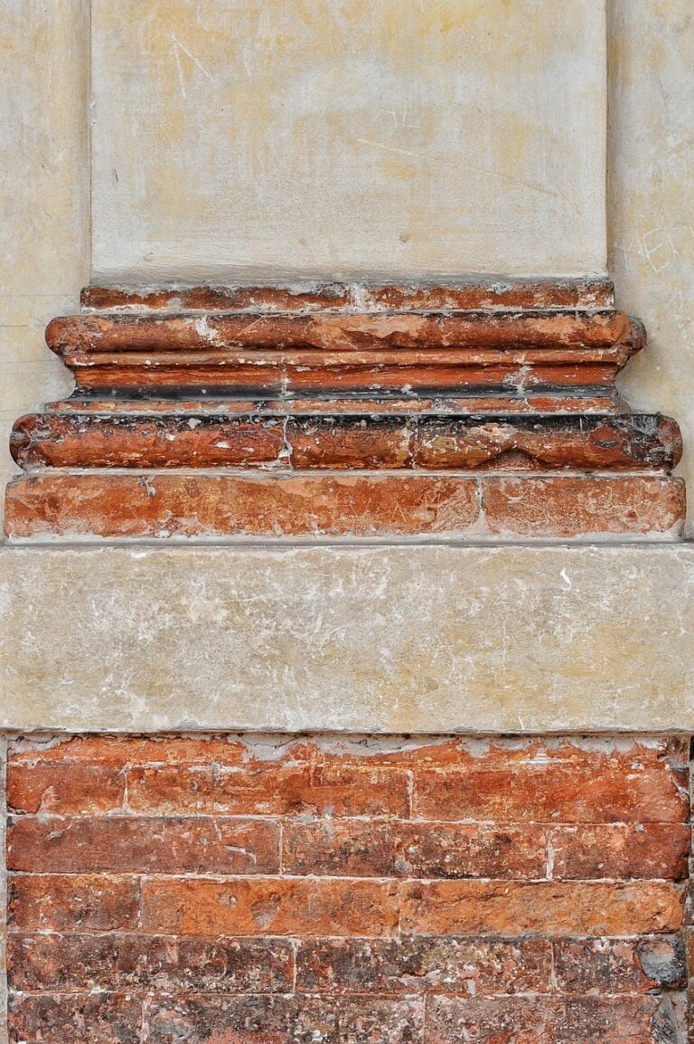 Cut stone laid without mortar
