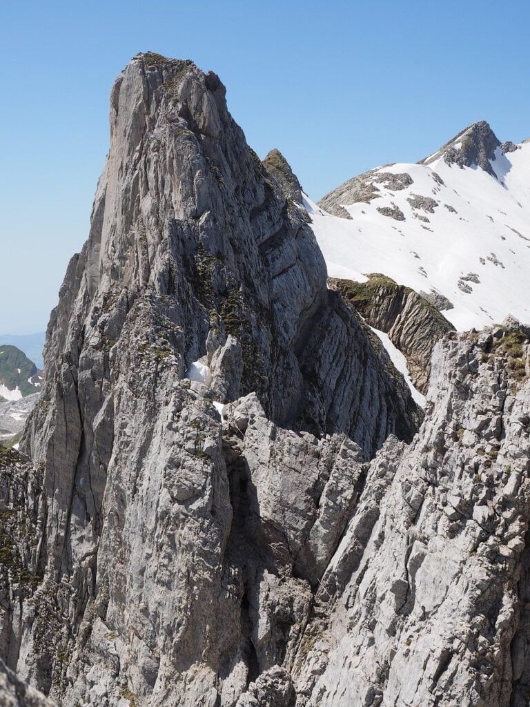 High ground above the treeline