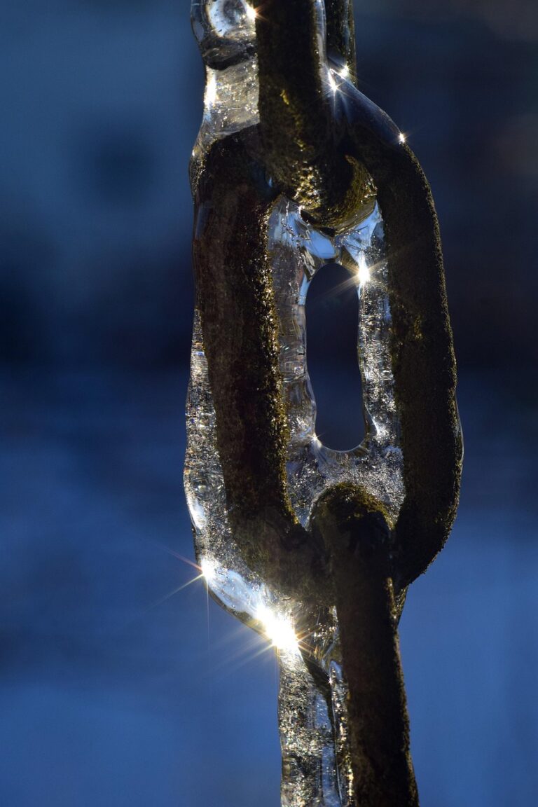Iron links bearing a load