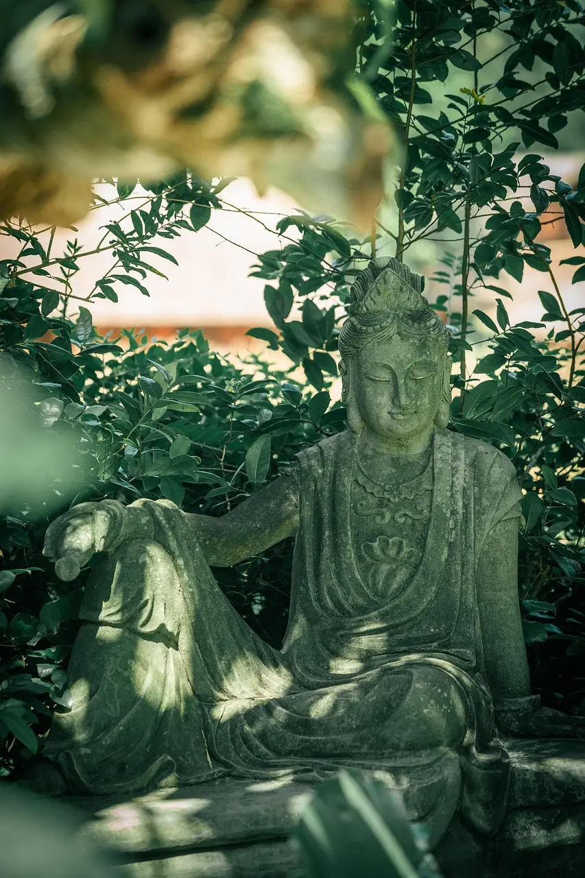 Ancient stone statue, symbolizing the Stoic philosophical tradition of facing suffering