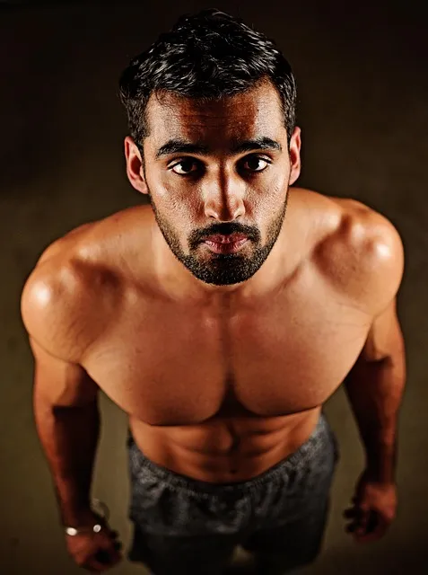 man working out demonstrating exercise form