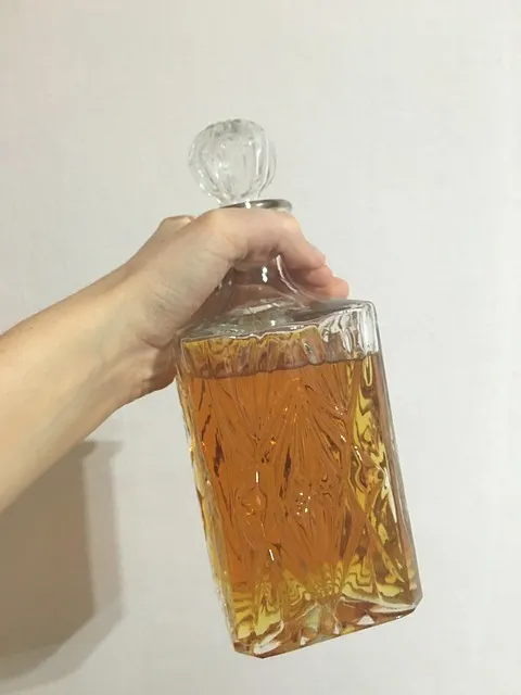 whiskey glass and bottle — examining the Grant alcohol myth through evidence