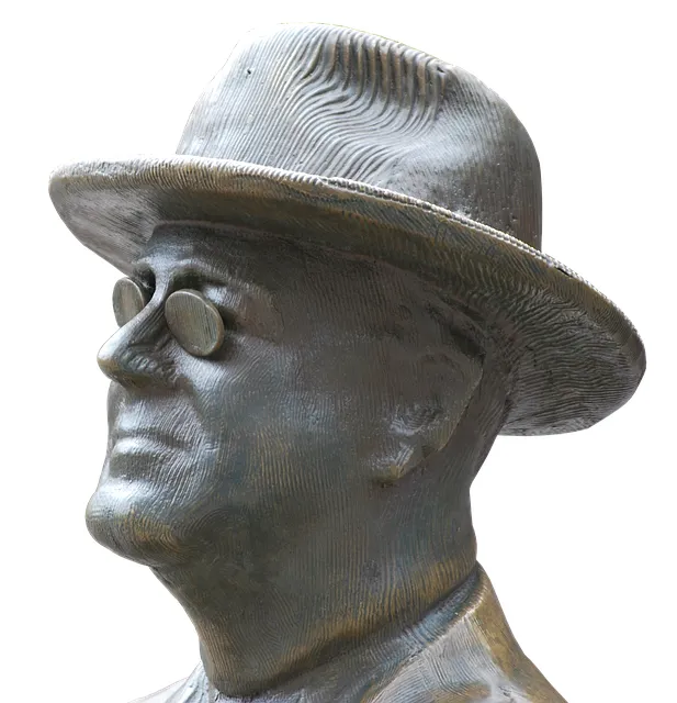 Theodore Roosevelt bronze statue memorial portrait