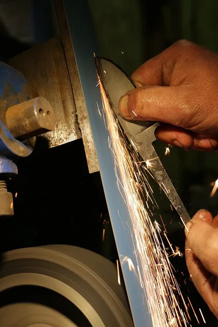 sparks, to forge, steel