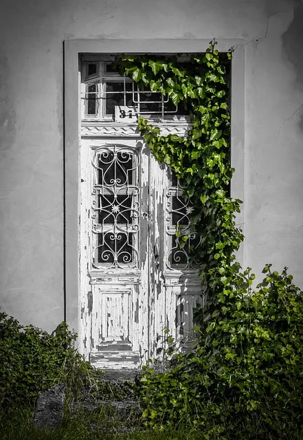 Generational chain of family patterns being examined and broken