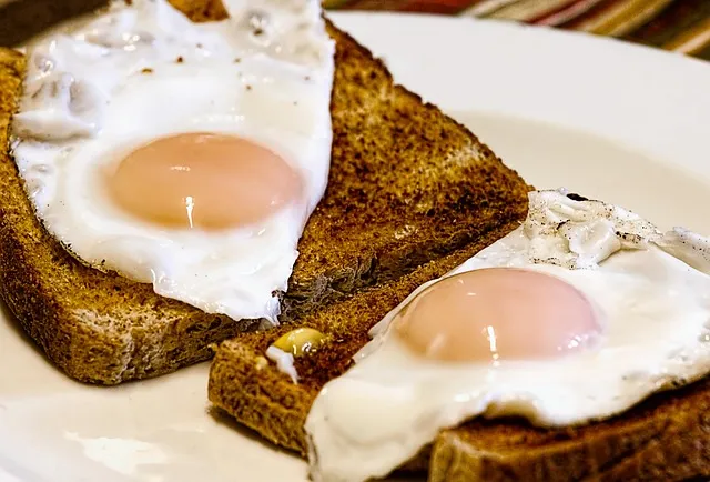 MUSCLE-BUILDING SNACKS: BRIEF RESISTANCE TRAINING AND MUSCLE PROTEIN SYNTHESIS