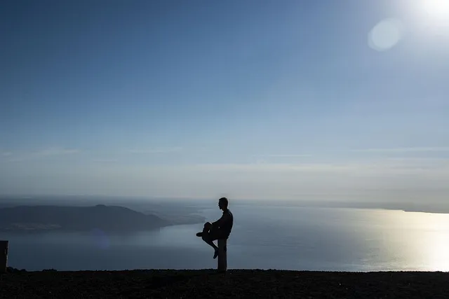 WALKING MEDITATION IN CLINICAL SETTINGS: MBSR AND BEYOND