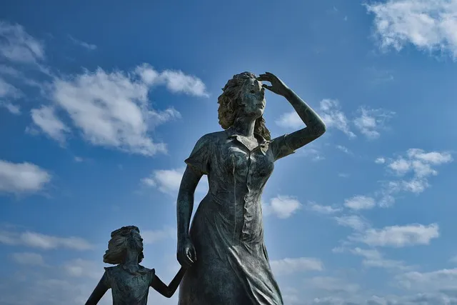 sculpture, women, girl, statue, looking, finding, monument, finding,