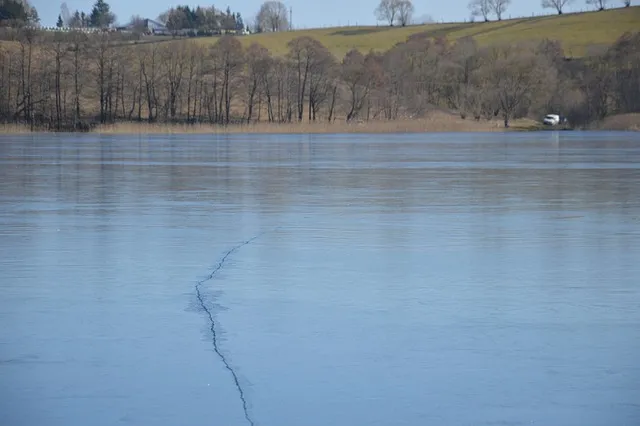 rupture, scratched, lake, nature, suwałki region, landscape, ice, danger