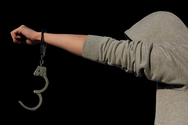 protection of minors, criminal, handcuffs, arrest, help, point of contact,