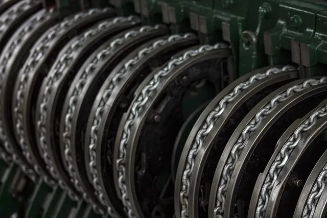 iron, necklace, chains, thick chain, thick chains, iron chain, anchor chain,