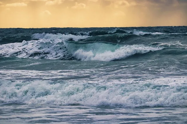 sea, waves, sunset, water, ocean, storm, splash, seascape, horizon, nature,