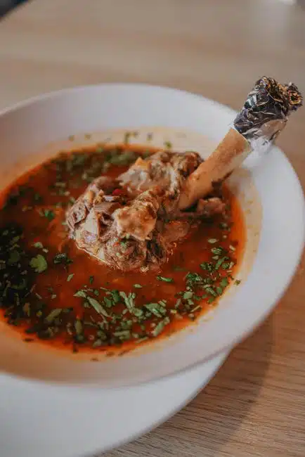 COLLAGEN VS BONE BROTH: WHAT THE EVIDENCE ACTUALLY SHOWS