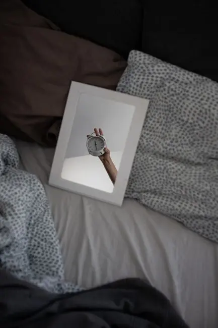 HOW 5AM WAKE-UP AND SLEEP OPTIMIZATION ACTUALLY DIFFER