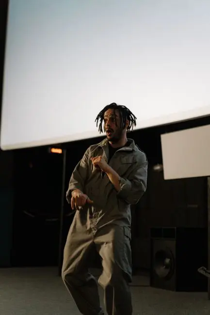 Performing thomas man